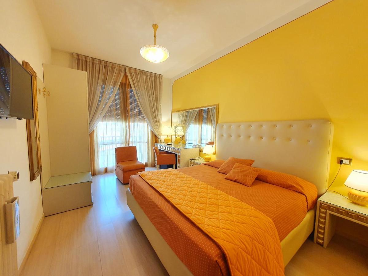 Hotel Continentale Arezzo Luaran gambar