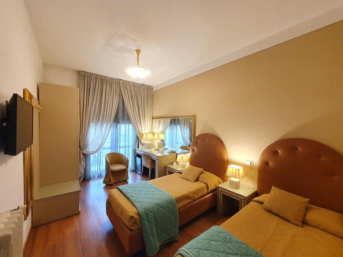 Hotel Continentale Arezzo Luaran gambar