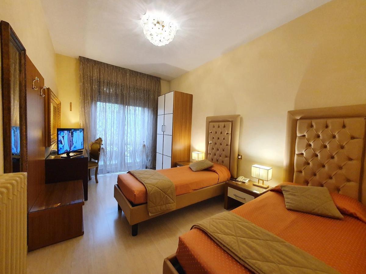Hotel Continentale Arezzo Luaran gambar