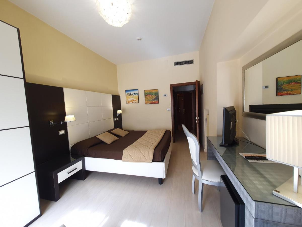 Hotel Continentale Arezzo Luaran gambar