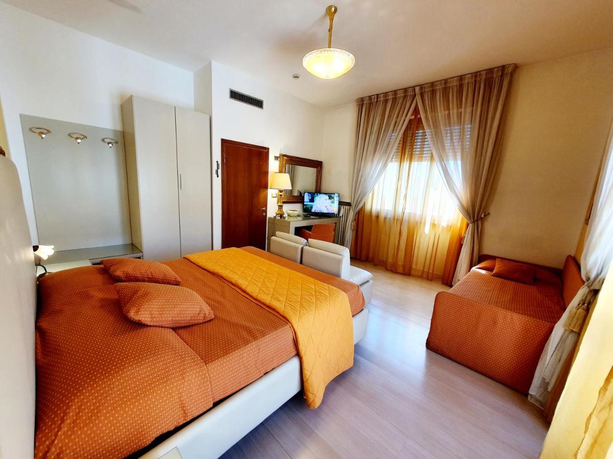 Hotel Continentale Arezzo Luaran gambar